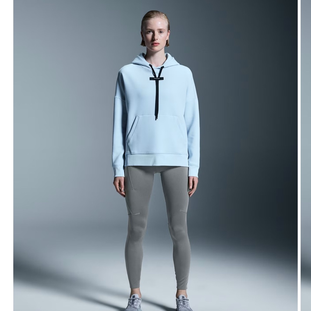 NWT On Running Arctic Hoodie